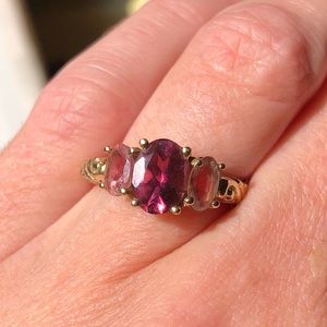 14K Gold Pink Tourmaline 3 Stone Fashion Ring Approximate Size 5